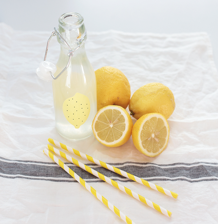 fresh lemonande lemon Limonade